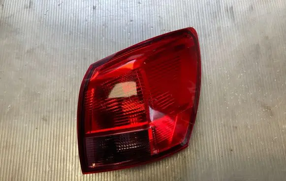 Nissan Qashqai Rear/tail lights 05090