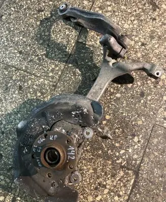 Audi A6 S6 C6 4F Front wheel hub