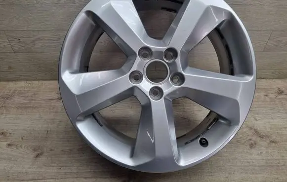Audi Q3 8U R18 alloy rim 8U060125AB