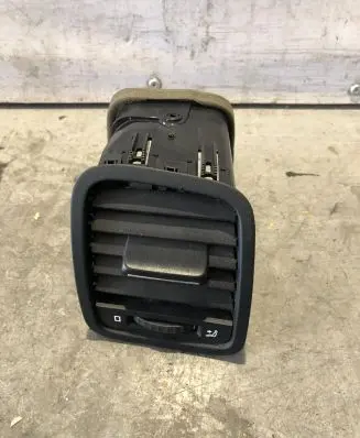Skoda Yeti (5L) Dashboard side air vent grill/cover trim 5L0819702
