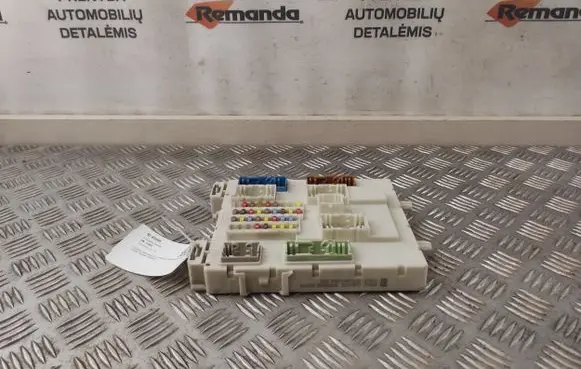Ford Focus Fuse module BV6N14A073
