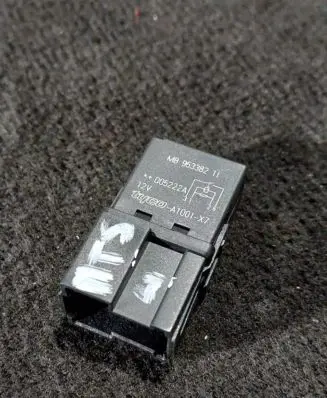 Mitsubishi Space Star Other relay MB953382 005222A A1001X7