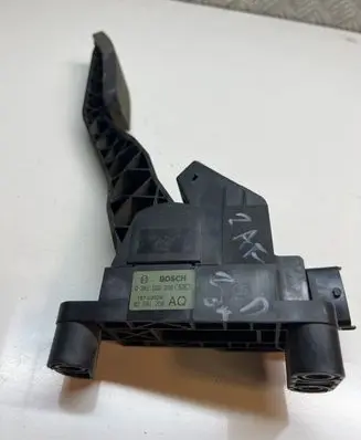Opel Zafira A Accelerator throttle pedal 0281002298