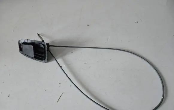 Engine bonnet (hood) release handle