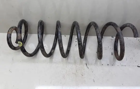 Volkswagen Golf III Rear coil spring