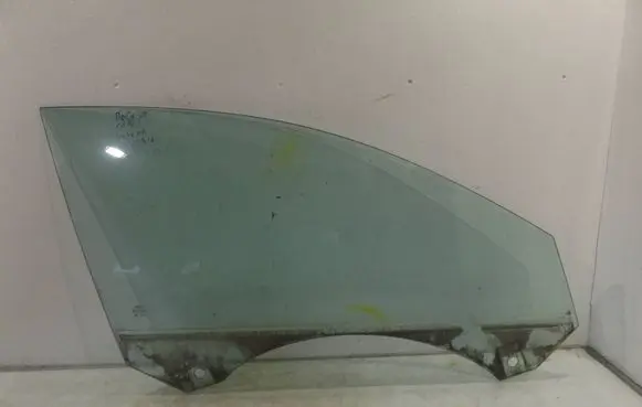 Audi A6 S6 C6 4F Front door window glass four-door 