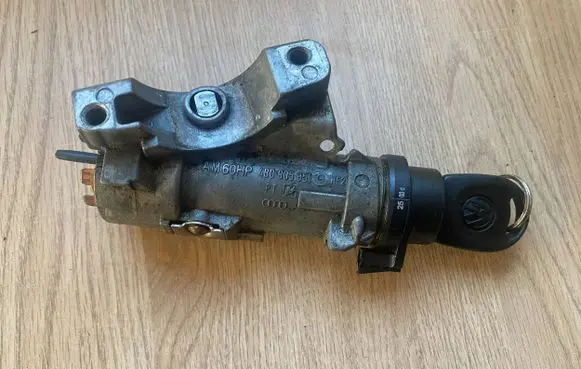 Volkswagen Polo IV 9N3 Ignition lock 4B0905851G