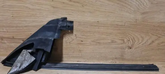 Volvo XC70 Rubber seal front coupe door 30787723
