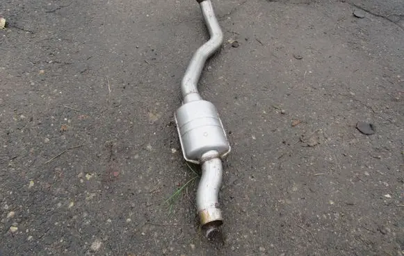 Audi A5 8T 8F Middle muffler/silencer 8K0253211C-AUDI 8K0253211C
