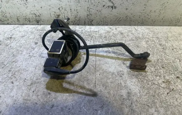 Mercedes-Benz E W211 Air suspension front height level sensor A0105427717
