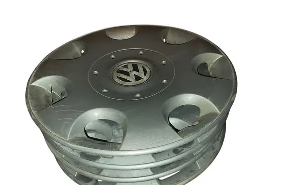 Volkswagen Golf VI R16 wheel hub/cap/trim 1T0601147B