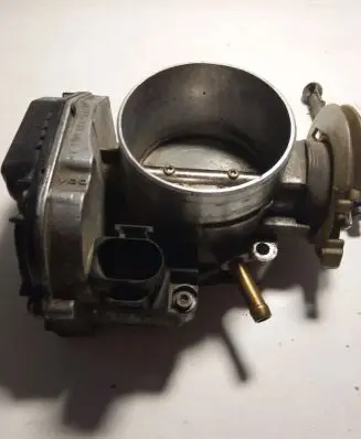Audi A6 S6 C5 4B Throttle valve 078133063A