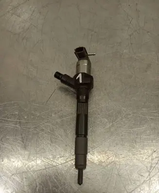 Fuel injector