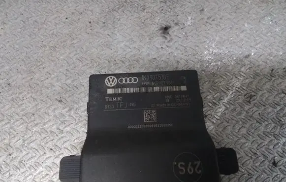 Volkswagen Touran I Gateway control module 1K0907530E 1K0907951