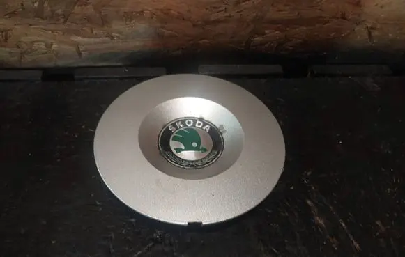 Skoda Superb B5 (3U) R17 wheel hub/cap/trim 3U0601149B 0030261
