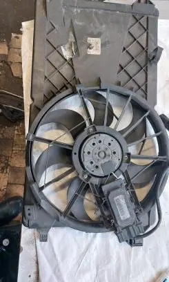 Ford Focus C-MAX Coolant fan relay 1137328148