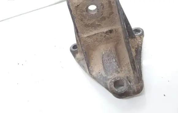 Renault Espace I Gearbox mounting bracket