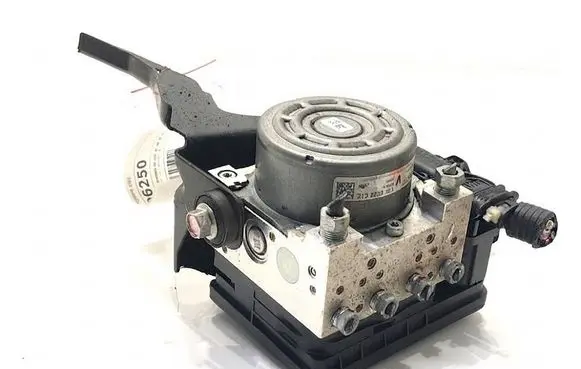 Mitsubishi Outlander ABS Pump 4670B231