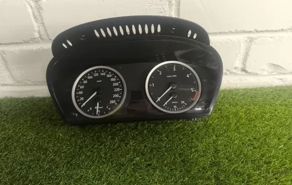 BMW 5 E60 E61 Speedometer (instrument cluster) 6974576 898018902V 110080213