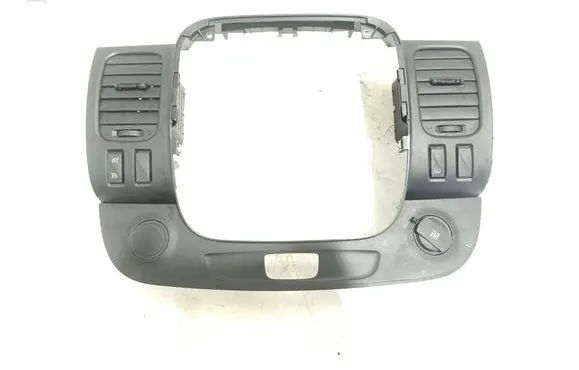 Radio/GPS head unit trim