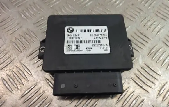 BMW 5 F10 F11 Hand brake control module EB685370301