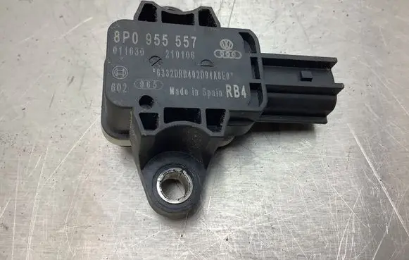 Audi A3 S3 8P Airbag deployment crash/impact sensor 8P0955557 210106 011630