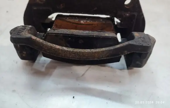 Opel Mokka X Front Brake Caliper Pad/Carrier 
