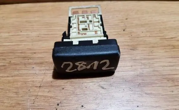 Nissan Primera Windscreen/window heater switch