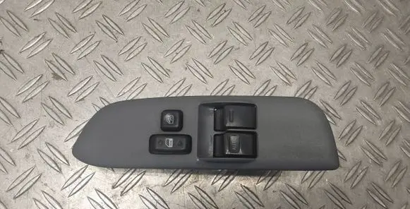 Toyota RAV 4 (XA20) Electric window control switch 8482042120