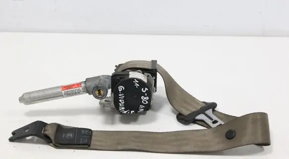 Volvo S80 Middle seatbelt (rear) 39808366 E504277