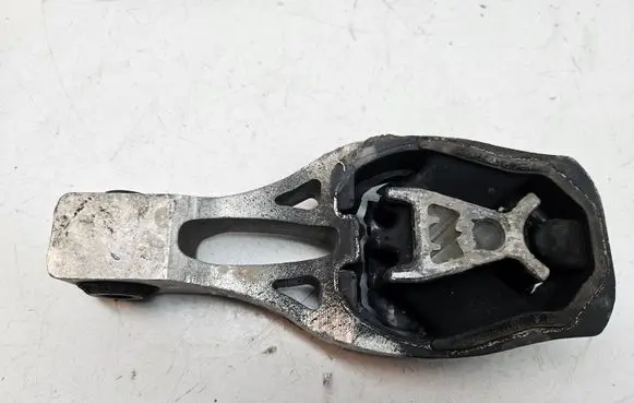 Citroen C5 Aircross Engine mount bracket 9811786680