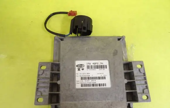 Citroen C2 Engine control unit/module IAW48P2.7H 9652781780