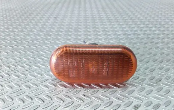 Renault Clio II Front fender indicator light