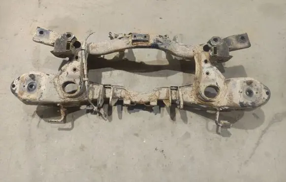 Toyota Avensis Verso Rear subframe 