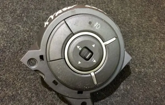 SsangYong Kyron Wing mirror switch 201003601
