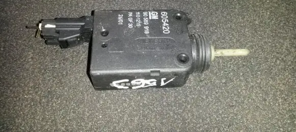 Opel Zafira A Central locking motor 90589918 1101215
