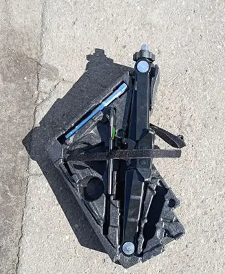 Audi Q7 4L Tool set 7L6011031B