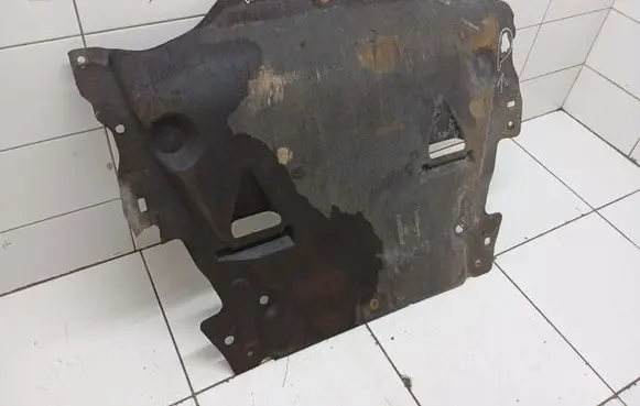 Volvo V60 Engine splash shield/under tray 31425092
