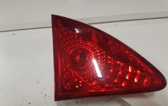 Peugeot 3008 I Tailgate rear/tail lights 26039012