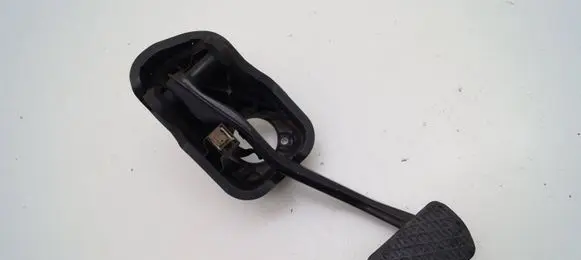 Mercedes-Benz C W205 Brake pedal 2052920415