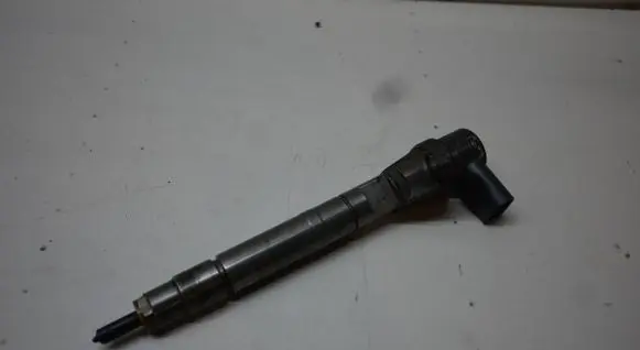Mercedes-Benz E W211 Fuel injector A6280700487 0445110104