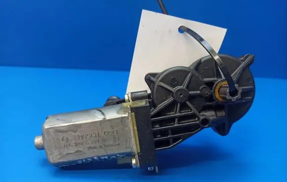 Mercedes-Benz E W211 Seat adjustment motor 0390203211 82059113