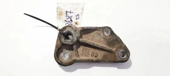 Peugeot Partner Engine mounting bracket