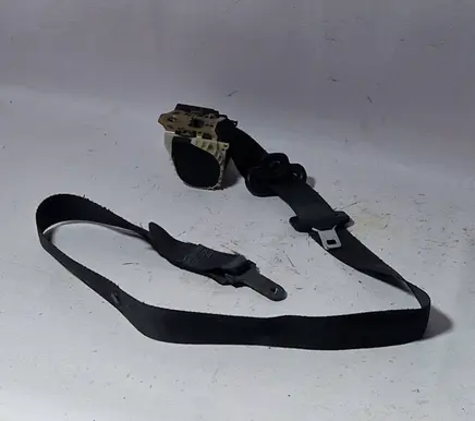 Ford Mondeo Mk III Front seatbelt 1S71F61295AD 33012179D 2U20502