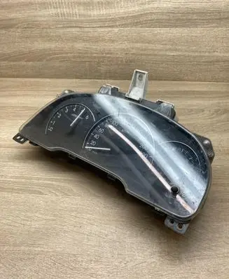 Toyota Avensis Verso Speedometer (instrument cluster) 8380044530