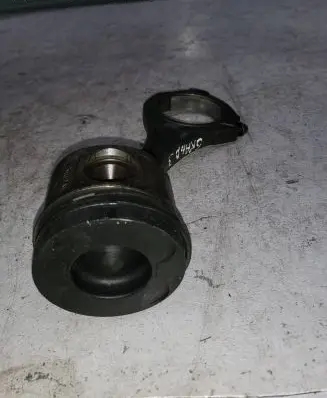 Jeep Grand Cherokee (WK) Piston with connecting rod 8340E