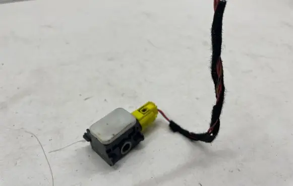 Mercedes-Benz ML W164 Airbag deployment crash/impact sensor 0038202826