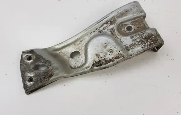 Volkswagen PASSAT B6 Fender mounting bracket 3C0821142