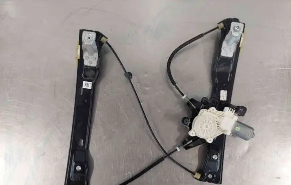 Ford Focus Front door window regulator with motor BM51A23200BB