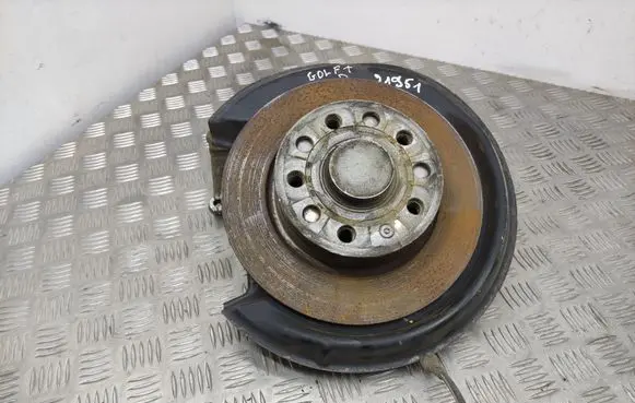 Volkswagen Golf Plus Rear wheel hub